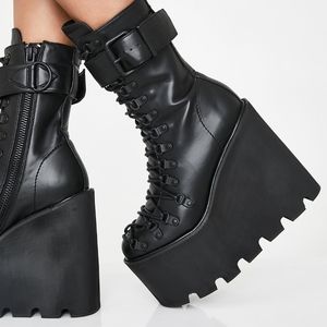 Current Mood Traitor Boots